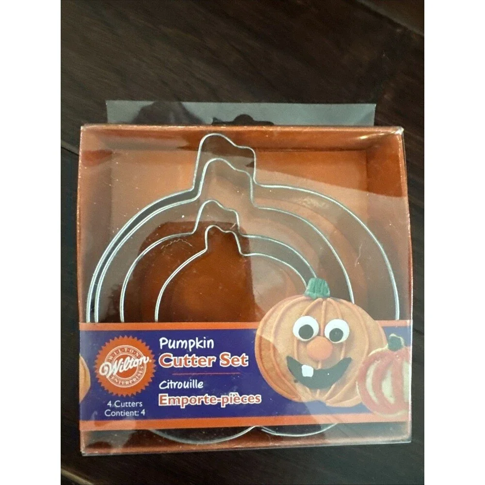 WILTON PUMPKIN COOKIE CUTTERS - SET OF 4 NEW IN BOX Halloween
